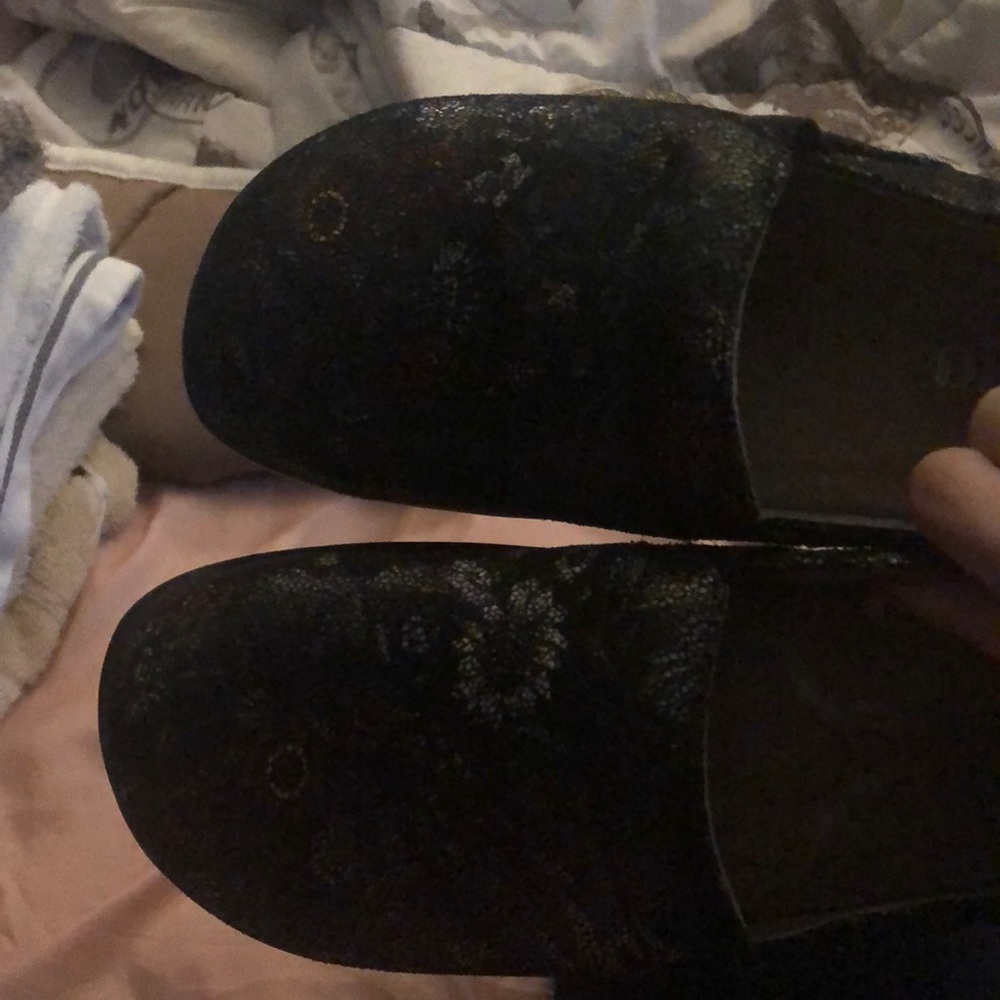Butterfly clogs